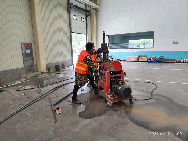 凌源厂房地面下沉塌陷注浆加固施工